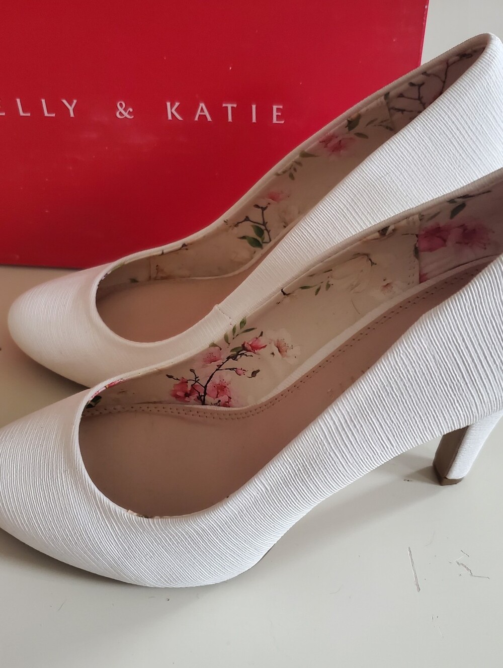 Kelly & Katie Miraevia White Textured Heels with Floral Lining